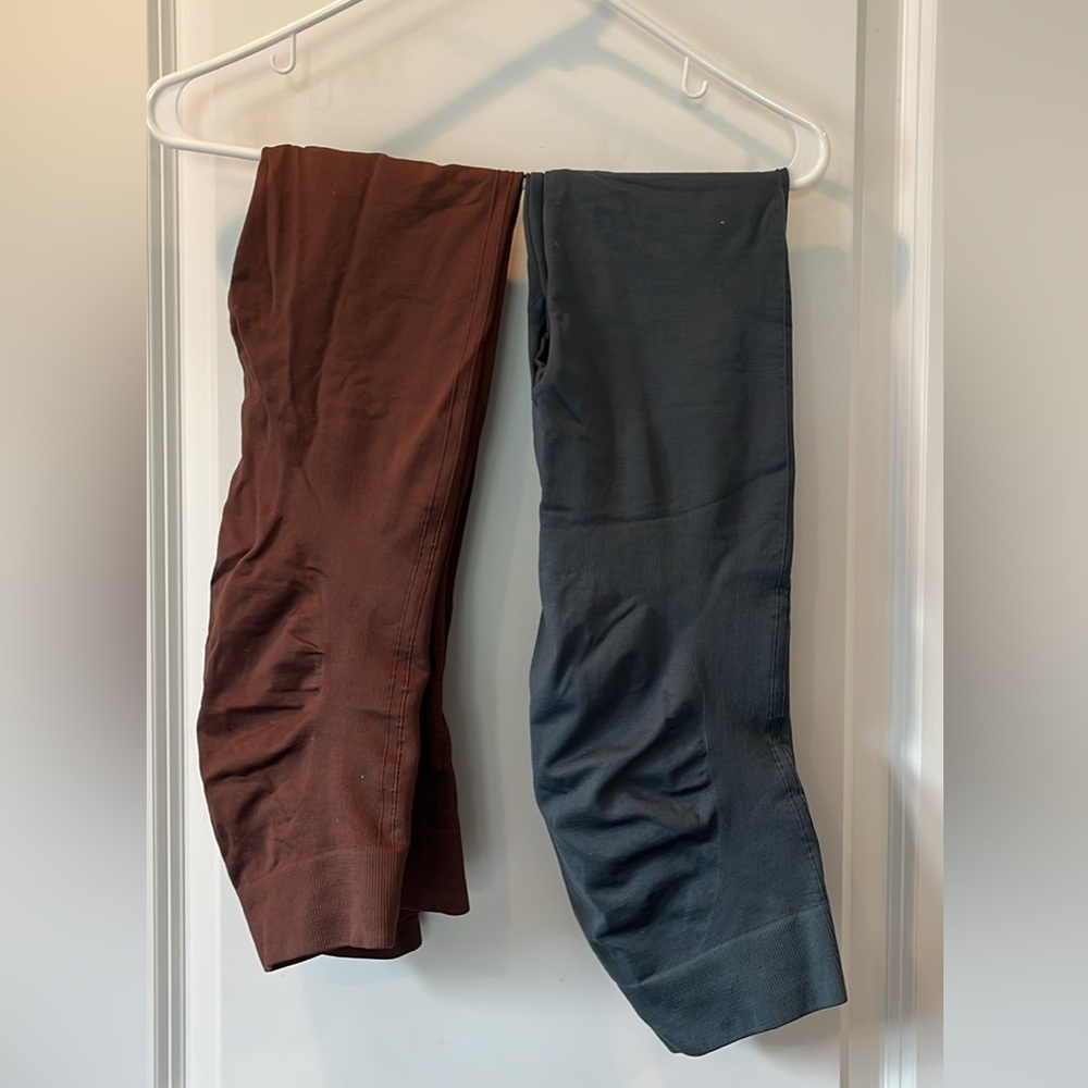 2 pairs of blanqi maternity leggings, size s